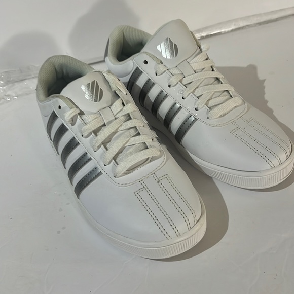 K.Swiss classics size 5 like. New - Picture 1 of 12